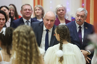 \"Такие встречи дарят радость и детям, и взрослым\". Караев поздравил воспитанников детсада в Гродно