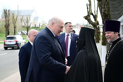 Лукашенко на Пасху посетил Свято-Покровский храм в Толочине