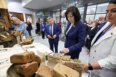 Экспозиция \"Хлеб - невидимая сила Победы\" открылась в Совете Республики