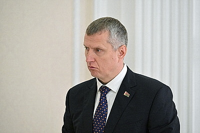 Лукашенко представили два варианта программы пятилетки