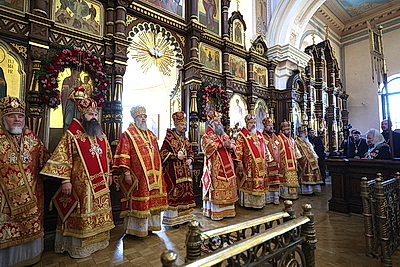 Крестный ход и божественная литургия в честь 125-летия Гродненской епархии прошли в Гродно