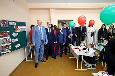 Новая школа на 510 мест открылась в Островце