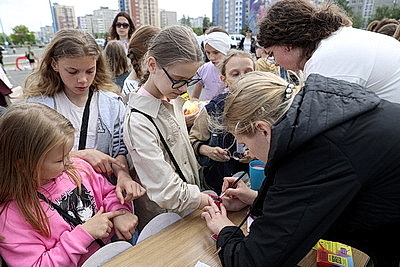 Большой спортивный праздник \"Волны единства\" проходит в Бресте