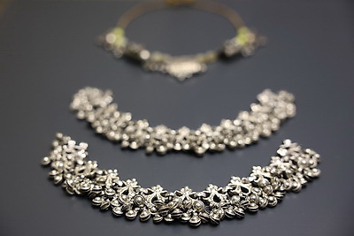 \"Элегантность серебра\". В Национальном художественном музее представили сокровища оманского двора