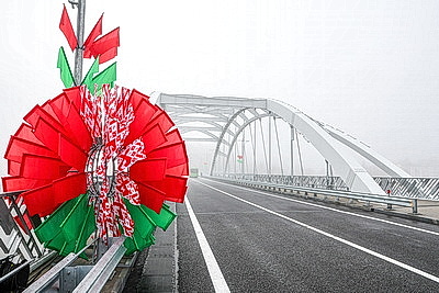 Лукашенко в Мозыре открыл обновленный мост через Припять