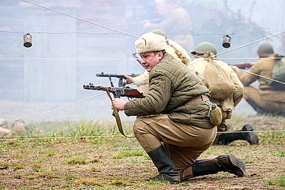 Масштабная военно-историческая реконструкция состоялась в мемориальном комплексе \"Партизанская криничка\" в Гомеле