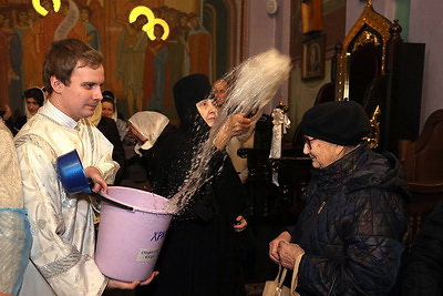 Православные верующие в Гродно освятили крещенскую воду