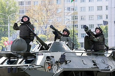 \"Шествие поколений\", военный парад, интерактивные площадки. В Витебске отмечают День Победы