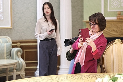 Сотрудники ЖКХ посетили с экскурсией Дворец Независимости