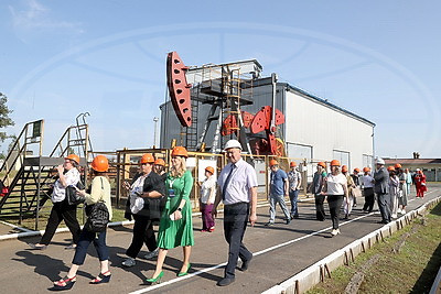 Участники медиафорума посетили предприятия в Гомельской области