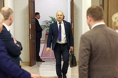 В правительстве состоялась встреча с генеральным директором российской госкорпорации \"Росатом\"