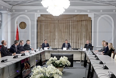 Крутой представил членам правления Нацбанка нового председателя