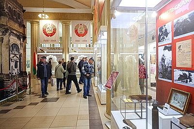 От БЕЛАЗа до партизанской медали. Что представлено в белорусском павильоне на ВДНХ