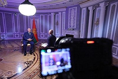 Лукашенко дает интервью межгосударственной телерадиокомпании \"Мир\"