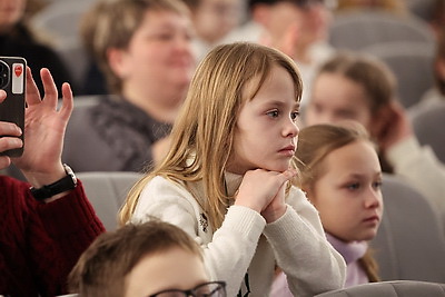 Более 600 ребят собрал областной новогодний праздник в Солигорске