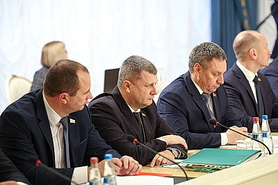 Лукашенко провел совещание о проектах прогнозных документов на 2026 год