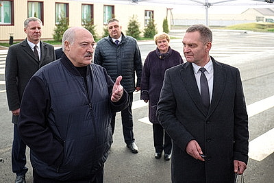 Лукашенко в Мозыре открыл обновленный мост через Припять