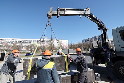 Флагшток выше 20-этажного дома и конструкция герба в 5 тонн. Как будет выглядеть площадь герба и флага в Витебске