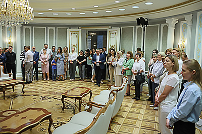 \"Такое есть не в каждой стране\". Чем Дворец Независимости впечатлил работников \"Керамина\" и КГК
