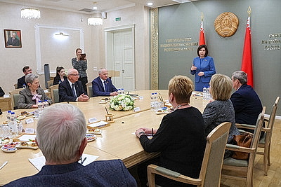 \"Они в строю и делятся опытом с молодежью\". Кочанова о белорусах старшего поколения