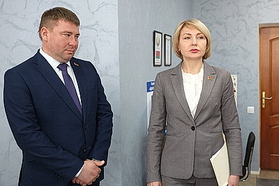 Чуприс: служба \"одно окно\" остается востребованной, но будущее - за цифровизацией