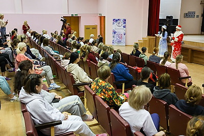 \"Терапия чудес\". Новогодняя акция прошла в медучреждениях Минска