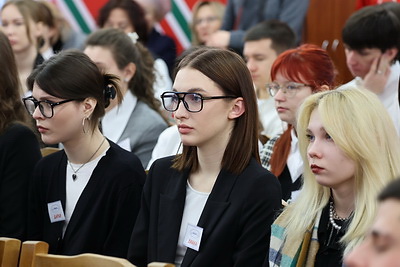 \"НЕскучная НЕлекция\": диалог с молодежью проходит на \"Марафоне единства\" в Минске