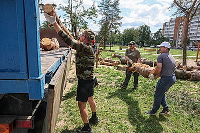 На благо города и людей: около 20 тыс. человек вышли на уборку последствий непогоды в Могилеве