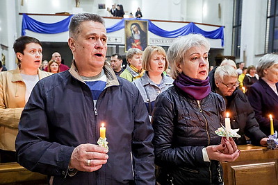 Католики отпраздновали Светлое Христово Воскресение - Пасху