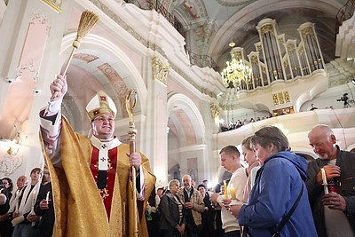 Католики отпраздновали Светлое Христово Воскресение - Пасху