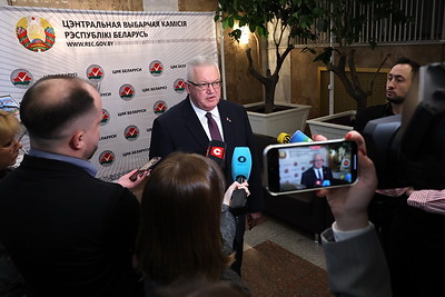 Встречи с международными наблюдателями проходят в ЦИК