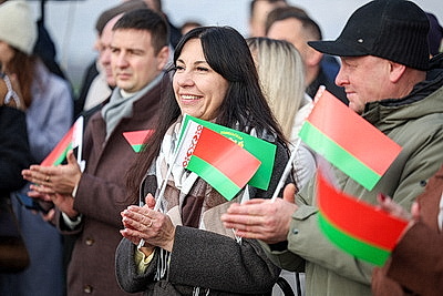 Лукашенко в Мозыре открыл обновленный мост через Припять