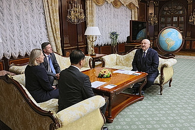 Лукашенко встретился с ректором Пекинского университета Гун Цихуаном