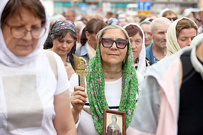 День памяти Преподобной Евфросинии Полоцкой. Тысячи верующих объединил Крестный ход