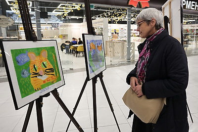 \"Картина - как победа над болезнью\". В Минске открылась выставка воспитанников детского хосписа