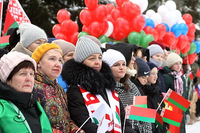 Кубок-символ \"Эстафеты Победы\" торжественно передали российским пограничникам