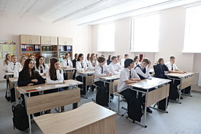 После реконструкции распахнула двери школа №1 в Лунинце