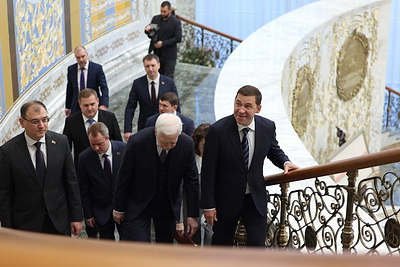 От авиастроения до строительства метро. Лукашенко предложил Свердловской области России развивать сотрудничество