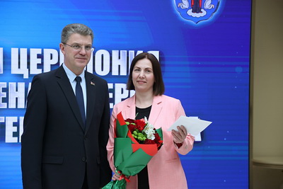 Кухарев вручил ордена Матери многодетным женщинам Минска