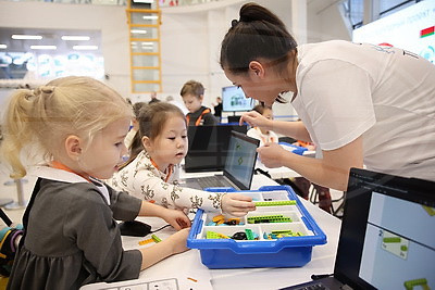 Спортландия и мастер-классы. Новый кросс-культурный проект \"В основании будущего\" объединяет семьи