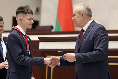 Сергеенко - молодежи: быть гражданином - это не только масса прав, но и масса обязанностей