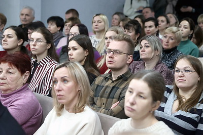 В Беларуси проходят встречи кандидатов в Президенты и их доверенных лиц с трудовыми коллективами