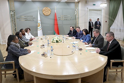 Кочанова проводит встречи с международными наблюдателями