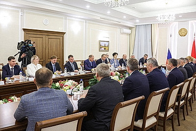 Поставки техники, кооперация в промышленности и АПК. Как планируют развивать сотрудничество Беларусь и Ростовская область