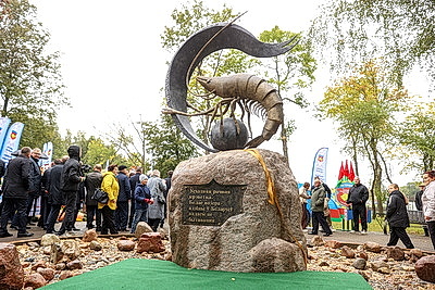 Памятник креветке, выставка караваев и подворий. В Белоозерске проходят \"Дажынкі-2025\"