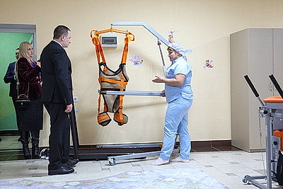 Турчин поздравил воспитанников Ивенецкого социального пансионата