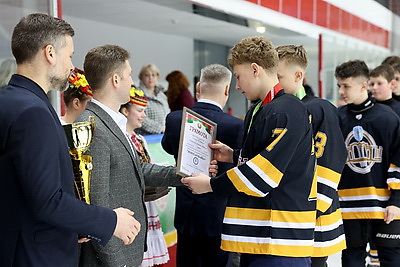 Минский \"Сокол\" выиграл финал \"Золотой шайбы\" в старшей группе дивизиона \"А\"