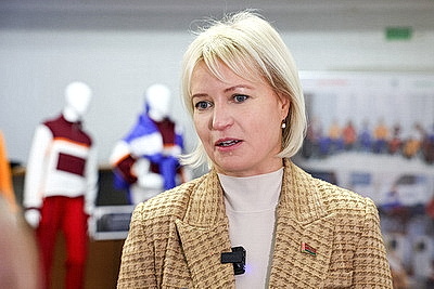 Средства гигиены, специальная обувь и одежда. Что предлагают предприятия \"Беллегпрома\" для людей с инвалидностью