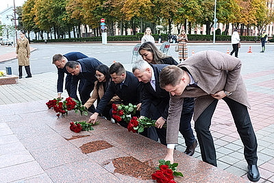Памятную табличку с QR-кодом установили у памятника Т-34 в Минске