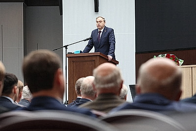 Нового председателя Президиума НАН представили коллективу Академии наук